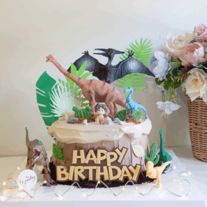 Dinosaur World Adventure Cake 恐龙世界探险蛋糕